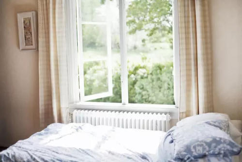 為什么要開窗通風(fēng)呢 感冒要開窗通風(fēng)多久呢 為什么要開窗通風(fēng)呢 感冒要開窗通風(fēng)多久呢