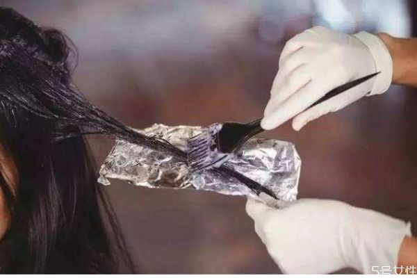 染發(fā)后用什么護(hù)色洗發(fā)水 好用護(hù)色洗發(fā)水排行榜 染發(fā)后用什么護(hù)色洗發(fā)水 好用護(hù)色洗發(fā)水排行榜