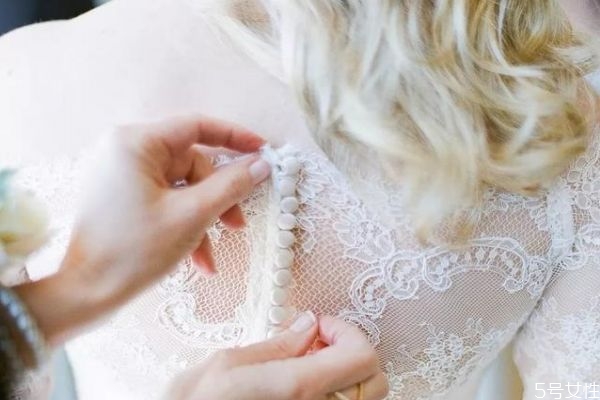 三金和彩禮什么時候給 給結婚彩禮的時間 三金和彩禮什么時候給 給結婚彩禮的時間