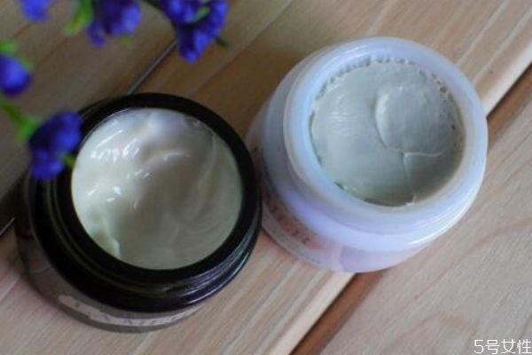 海藍(lán)之謎眼霜白瓶和綠瓶哪個好 海藍(lán)之謎兩款眼霜區(qū)別 海藍(lán)之謎眼霜白瓶和綠瓶哪個好 海藍(lán)之謎兩款眼霜區(qū)別