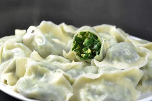 吃韭菜餃子肚子脹氣的原因 什么人吃韭菜餃子會(huì)脹氣 吃韭菜餃子肚子脹氣的原因 什么人吃韭菜餃子會(huì)脹氣