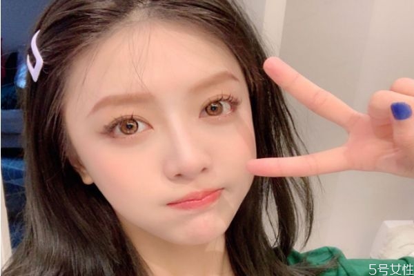 新手戴隱形前準(zhǔn)備什么 新手戴隱形眼鏡技巧 新手戴隱形前準(zhǔn)備什么 新手戴隱形眼鏡技巧