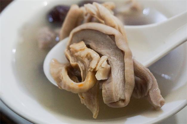 紅棗豬肚湯的做法 紅棗豬肚湯用什么鍋燉最好 紅棗豬肚湯的做法 紅棗豬肚湯用什么鍋燉最好