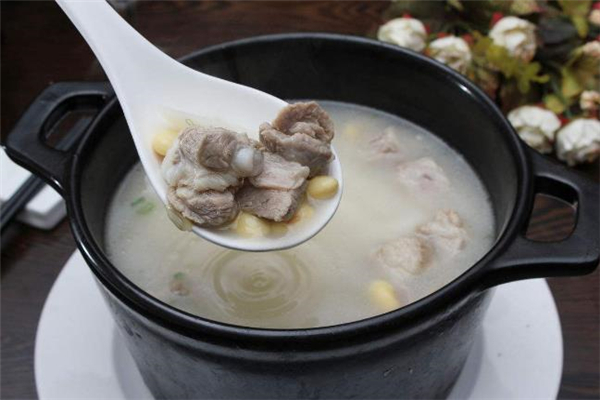 黃豆排骨湯的做法 黃豆排骨湯孕婦能喝嗎 黃豆排骨湯的做法 黃豆排骨湯孕婦能喝嗎