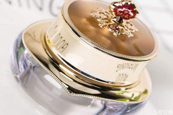 天氣丹面霜的作用 天氣丹的使用感受是什么 天氣丹面霜的作用 天氣丹的使用感受是什么