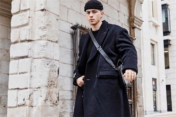 男生換季戴什么帽子好看 換季男生帽子搭配技巧 男生換季戴什么帽子好看 換季男生帽子搭配技巧
