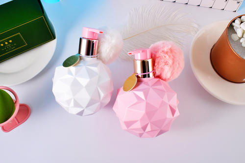 ynm香水型身體乳好用嗎 ynm香水型身體乳油膩嗎 ynm香水型身體乳好用嗎 ynm香水型身體乳油膩嗎