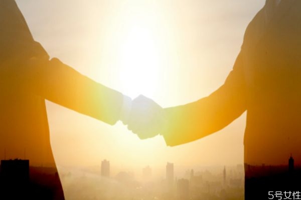 老公在外地上班怎么辦 夫妻兩地分居的危害 老公在外地上班怎么辦 夫妻兩地分居的危害