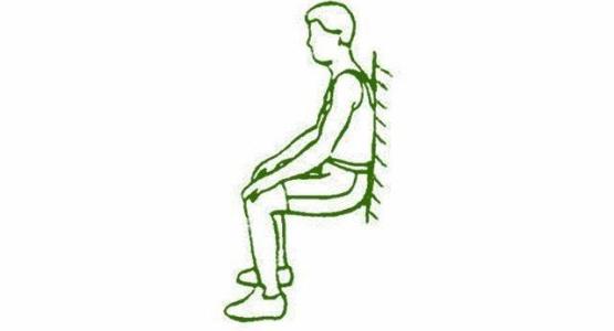 蹲馬步可以靠墻嗎 蹲馬步什么人適合靠墻 蹲馬步可以靠墻嗎 蹲馬步什么人適合靠墻