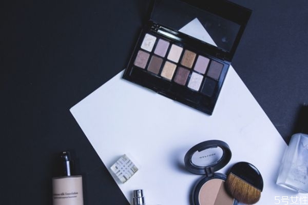 一般化妝品的使用順序 化妝品保質期長嗎