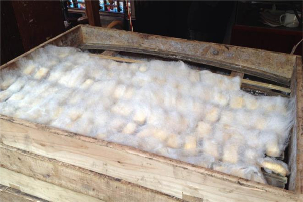 白色臭豆腐怎么做的 白色臭豆腐和黑色臭豆腐的區(qū)別