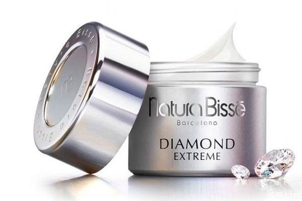 精華和面霜到底是什么 面霜和精華有什么區(qū)別 精華和面霜到底是什么 面霜和精華有什么區(qū)別