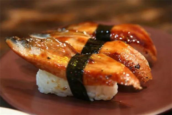 壽司吃多了會(huì)怎么樣 壽司變硬了可以蒸軟嗎 壽司吃多了會(huì)怎么樣 壽司變硬了可以蒸軟嗎