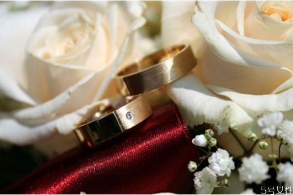 結(jié)婚戒指丟了意味著什么 結(jié)婚戒指有什么寓意 結(jié)婚戒指丟了意味著什么 結(jié)婚戒指有什么寓意