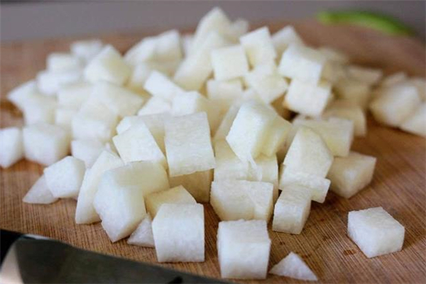涼薯可以燉湯嗎 涼薯怎么煲湯好喝 涼薯可以燉湯嗎 涼薯怎么煲湯好喝