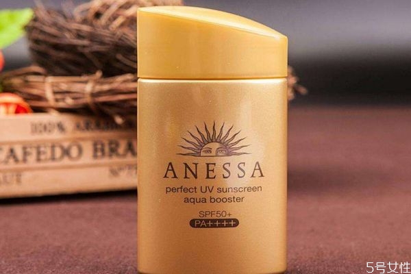 安耐曬藍色蓋子和金色蓋子的區(qū)別 安耐曬是水狀的嗎 安耐曬藍色蓋子和金色蓋子的區(qū)別 安耐曬是水狀的嗎