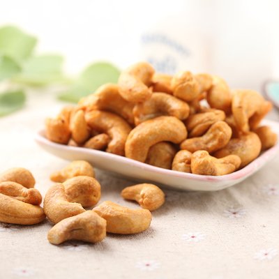 腰果白色的好還是黃色的好 腰果的外皮可以吃嗎 腰果白色的好還是黃色的好 腰果的外皮可以吃嗎