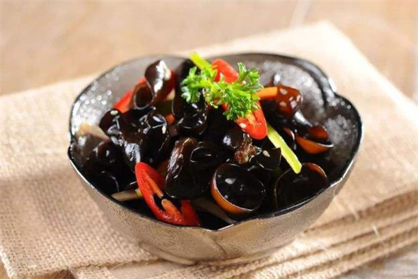 木耳要用開(kāi)水煮嗎 怎么看木耳有沒(méi)有熟