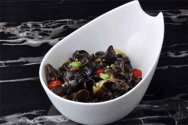 木耳焯水要焯幾分鐘 木耳沒(méi)有焯水有毒嗎