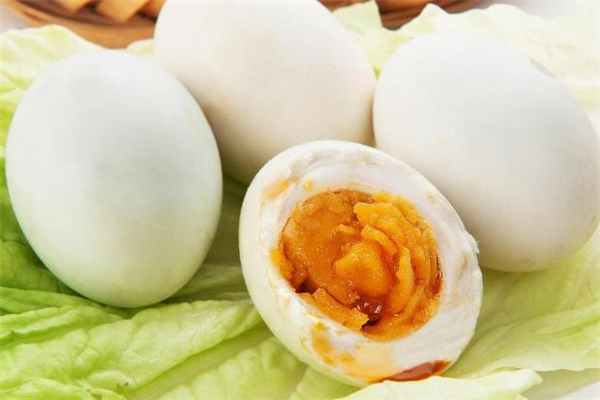 減肥期間可以吃咸鴨蛋嗎 咸鴨蛋吃了會(huì)胖嗎 減肥期間可以吃咸鴨蛋嗎 咸鴨蛋吃了會(huì)胖嗎