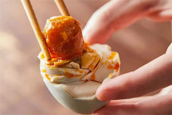 減肥期間可以吃咸鴨蛋嗎 咸鴨蛋吃了會(huì)胖嗎 減肥期間可以吃咸鴨蛋嗎 咸鴨蛋吃了會(huì)胖嗎