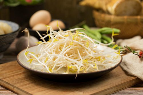 什么樣的綠豆芽有毒 綠豆芽炒蒜苗怎么做好吃 什么樣的綠豆芽有毒 綠豆芽炒蒜苗怎么做好吃