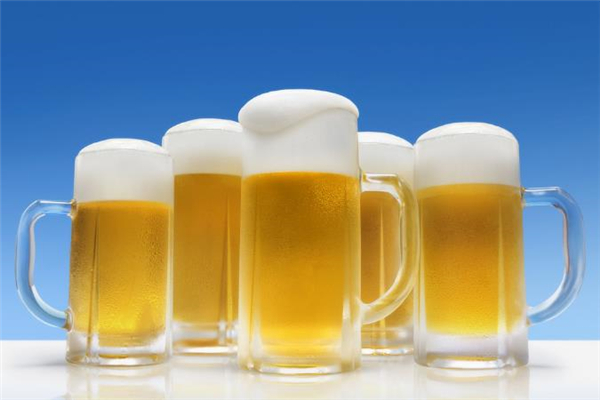 啤酒和紅酒哪個(gè)熱量高 啤酒和紅酒哪個(gè)容易長(zhǎng)胖