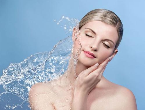 女性多大年齡開始護(hù)膚 十八歲怎么樣護(hù)膚 女性多大年齡開始護(hù)膚 十八歲怎么樣護(hù)膚