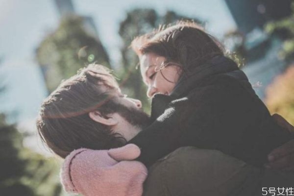 男人離婚不離家的心態(tài) 男人離婚不離家的真相 男人離婚不離家的心態(tài) 男人離婚不離家的真相