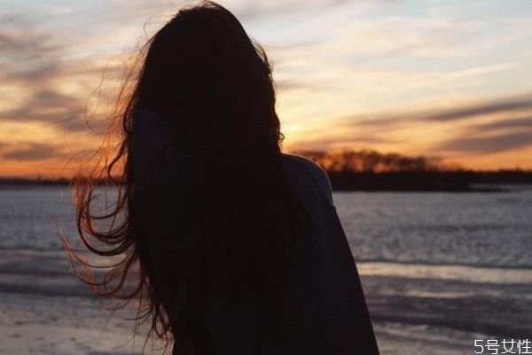 離婚還住在一起的害處 離婚不離家的壞處 離婚還住在一起的害處 離婚不離家的壞處