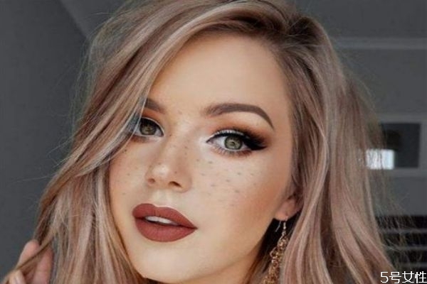 亞洲女生怎么畫(huà)歐美妝 腫眼泡如何畫(huà)歐美妝