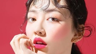 嘴唇干裂發(fā)紫的原因 嘴唇護理的方法有哪些