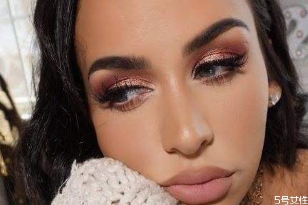 亞洲女生怎么畫(huà)歐美妝 腫眼泡如何畫(huà)歐美妝