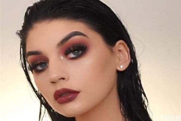 亞洲女生怎么畫(huà)歐美妝 腫眼泡如何畫(huà)歐美妝