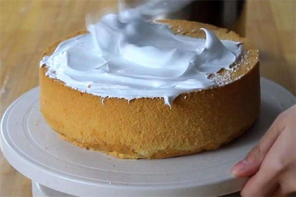 電飯煲做蛋糕沒有檸檬怎么辦 電飯煲做蛋糕可以放醋嗎 電飯煲做蛋糕沒有檸檬怎么辦 電飯煲做蛋糕可以放醋嗎