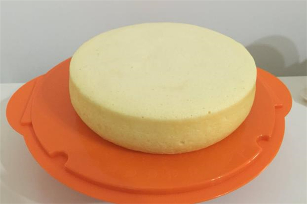 電飯煲做蛋糕沒有檸檬怎么辦 電飯煲做蛋糕可以放醋嗎 電飯煲做蛋糕沒有檸檬怎么辦 電飯煲做蛋糕可以放醋嗎