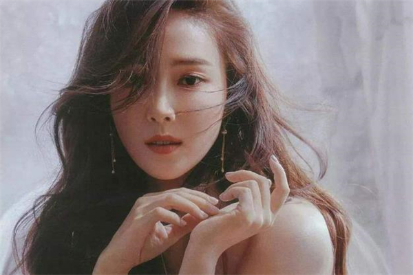 大波浪適合什么樣的臉型 大波浪適合圓臉嗎 大波浪適合什么樣的臉型 大波浪適合圓臉嗎