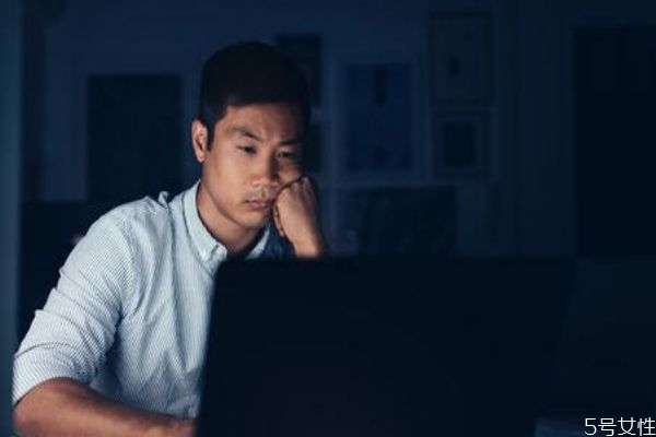 熬夜會造成癌癥嗎 熬夜的危害 熬夜會造成癌癥嗎 熬夜的危害