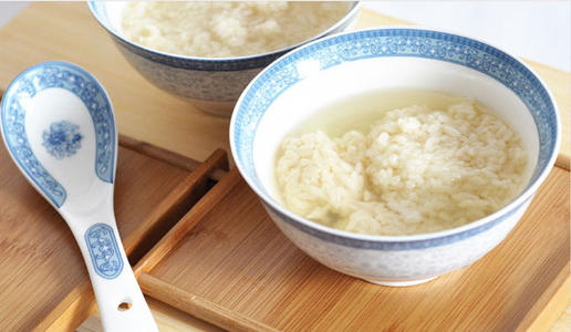 酒釀做出來為什么是酸的 酒釀和牛奶能一起吃嗎 酒釀做出來為什么是酸的 酒釀和牛奶能一起吃嗎