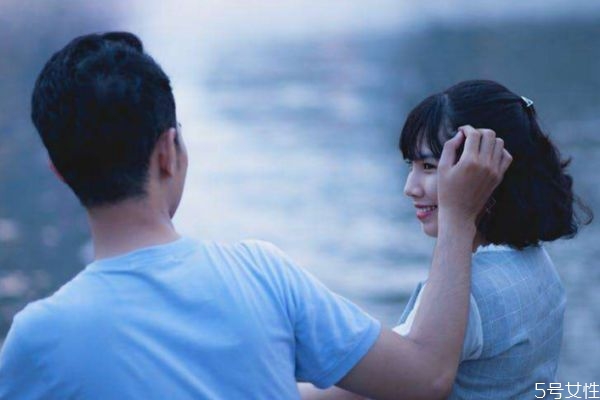 女大男小的婚姻會(huì)幸福嗎 女大男小的婚姻最大年齡差 女大男小的婚姻會(huì)幸福嗎 女大男小的婚姻最大年齡差