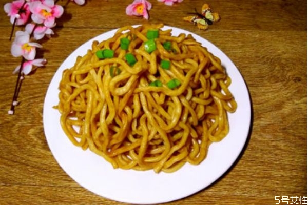 在家如何自制熱干面 熱干面的做法 在家如何自制熱干面 熱干面的做法