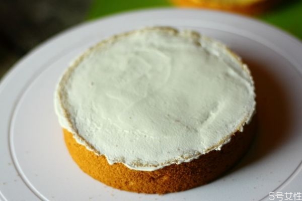 自制蛋糕為什么會塌陷 自制蛋糕的注意 自制蛋糕為什么會塌陷 自制蛋糕的注意