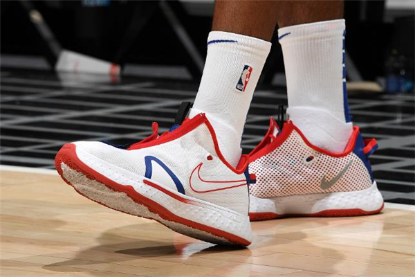 nike pg4和freak1哪個(gè)好 pg4和字母哥一代對(duì)比測評(píng)