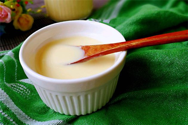 煉乳是什么 煉乳怎么吃 煉乳是什么 煉乳怎么吃