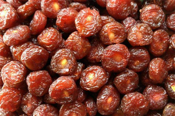 蜜餞和果脯的區(qū)別 蜜餞是怎么做出來的 蜜餞和果脯的區(qū)別 蜜餞是怎么做出來的