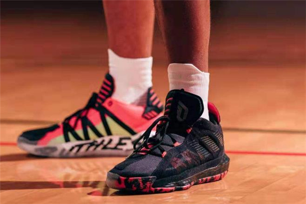 阿迪達(dá)斯利拉德6偏碼嗎 利拉德6耐磨嗎 阿迪達(dá)斯利拉德6偏碼嗎 利拉德6耐磨嗎