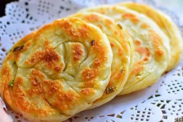 蔥油餅的做法 蔥油餅怎么做好吃 蔥油餅的做法 蔥油餅怎么做好吃