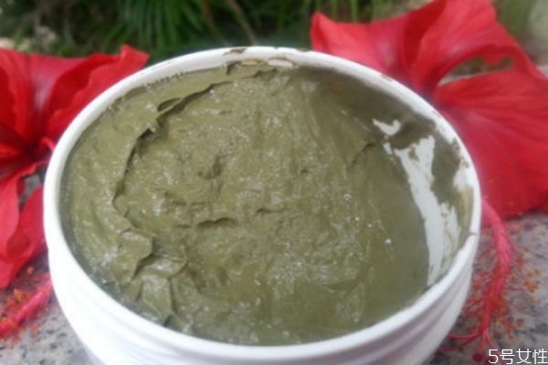 敷完泥膜需要敷補(bǔ)水面膜嗎 敷完泥膜有什么注意的 敷完泥膜需要敷補(bǔ)水面膜嗎 敷完泥膜有什么注意的