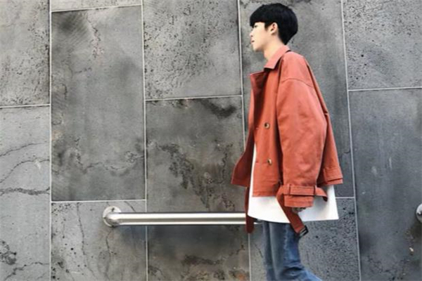 短款風(fēng)衣什么顏色好看 短款風(fēng)衣流行什么顏色 短款風(fēng)衣什么顏色好看 短款風(fēng)衣流行什么顏色