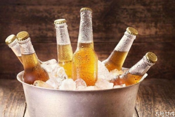 如何自制啤酒 自制啤酒的方法 如何自制啤酒 自制啤酒的方法